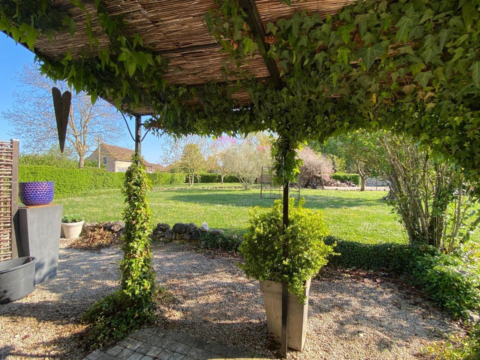 Gite Et Studios Les Barongeres Farges-les-Chalon Exterior photo