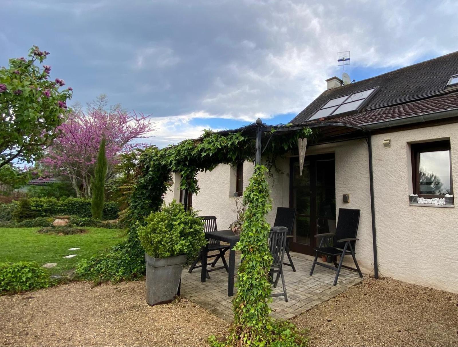 Gite Et Studios Les Barongeres Farges-les-Chalon Exterior photo
