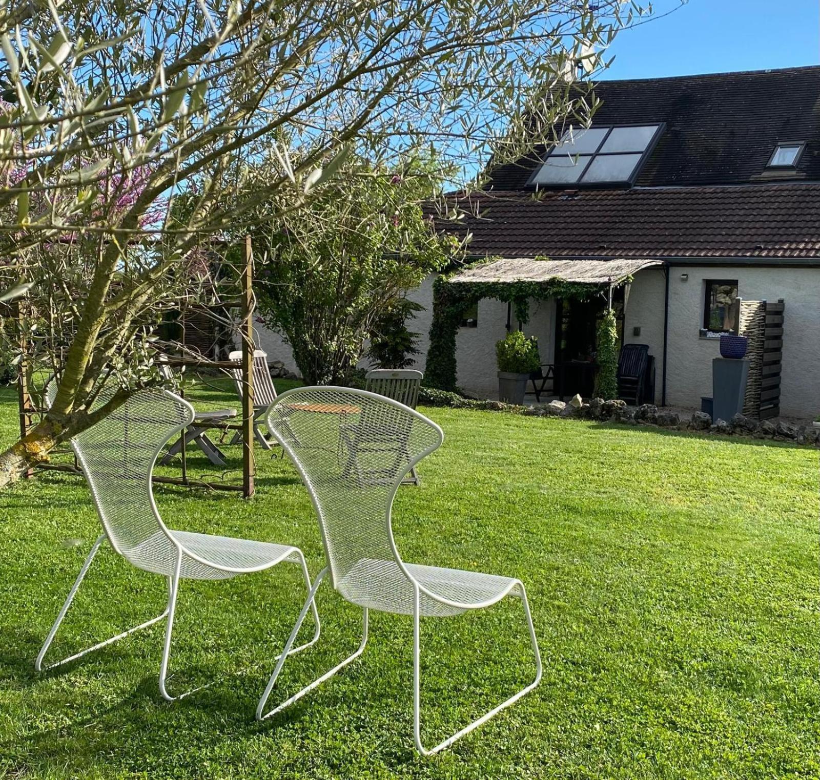Gite Et Studios Les Barongeres Farges-les-Chalon Exterior photo