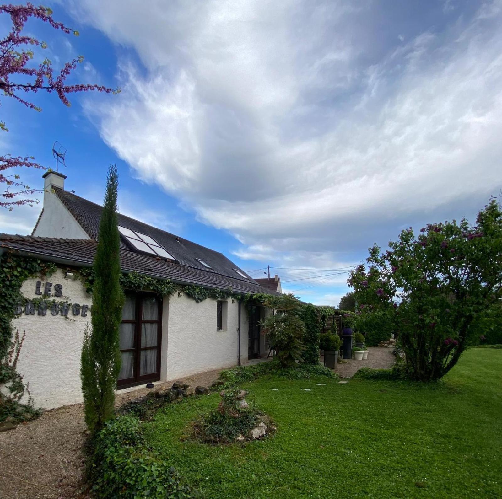 Gite Et Studios Les Barongeres Farges-les-Chalon Exterior photo