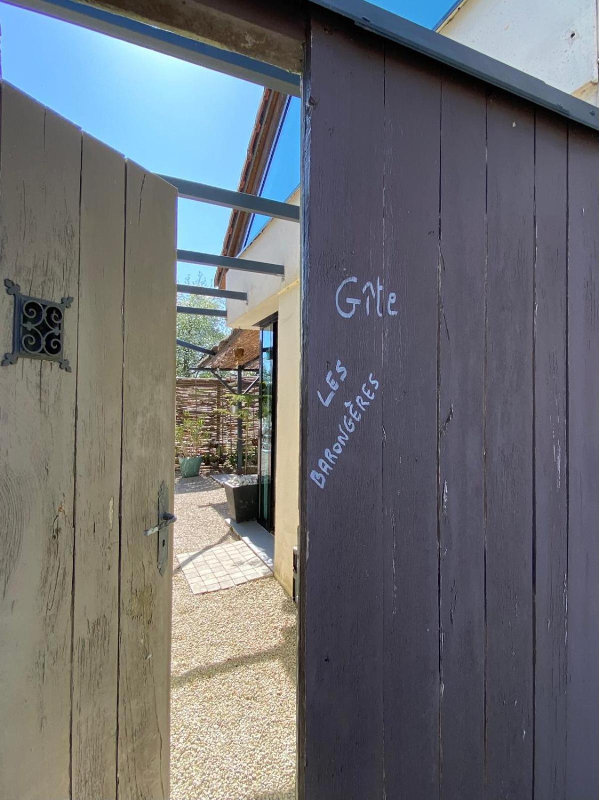 Gite Et Studios Les Barongeres Farges-les-Chalon Exterior photo